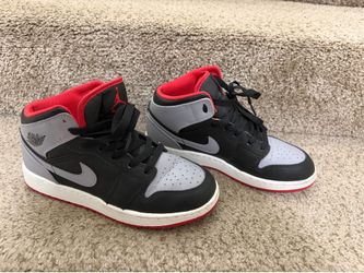 Boys size 5.5 Jordan Nike shoes