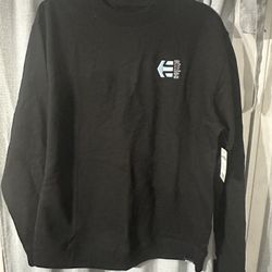 Etnies Crew Neck Size Large 