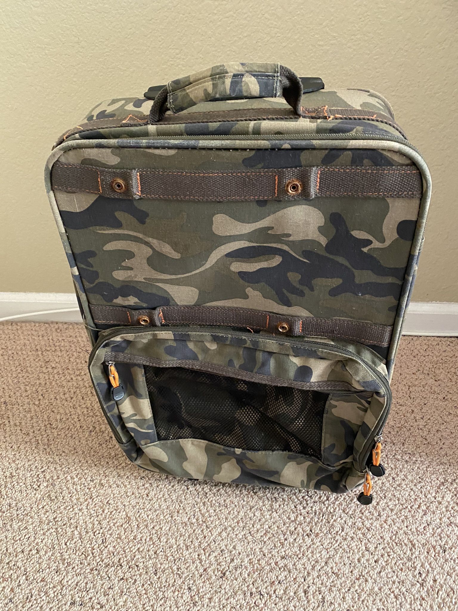 Kids rolling suitcase