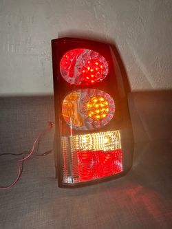 2010-2013 Land Rover LR4 Right Passenger Tail Light OEM
