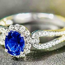 💍NEW💍 Oval Cubic Zirconia Blue Topaz Ring (sz: 7)