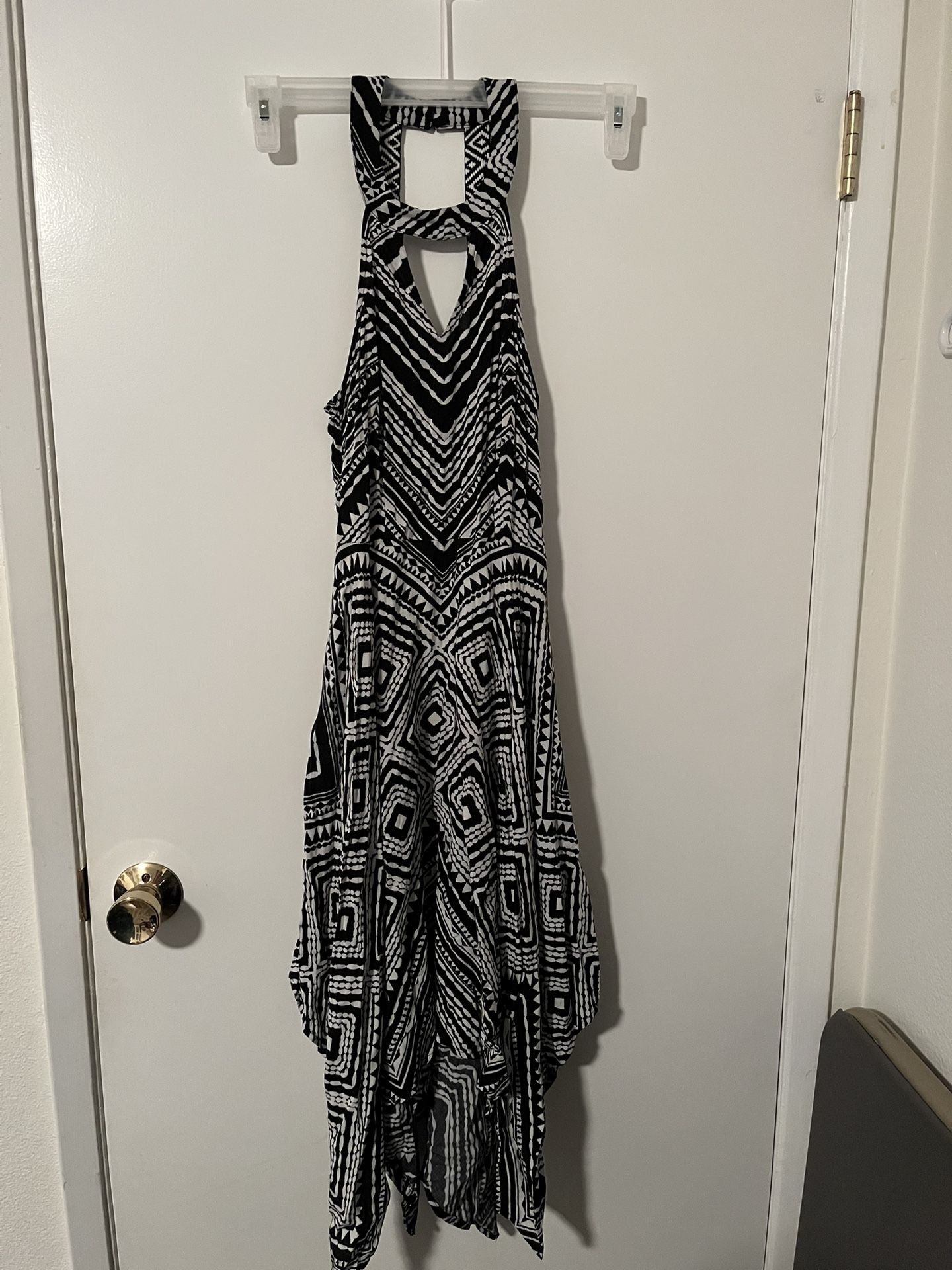 Woman’s Sleeveless Sundress Dress. Size Xs