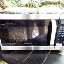 Farberware Countertop Microwave 700 Watts, 0.7 Cu. Ft. 