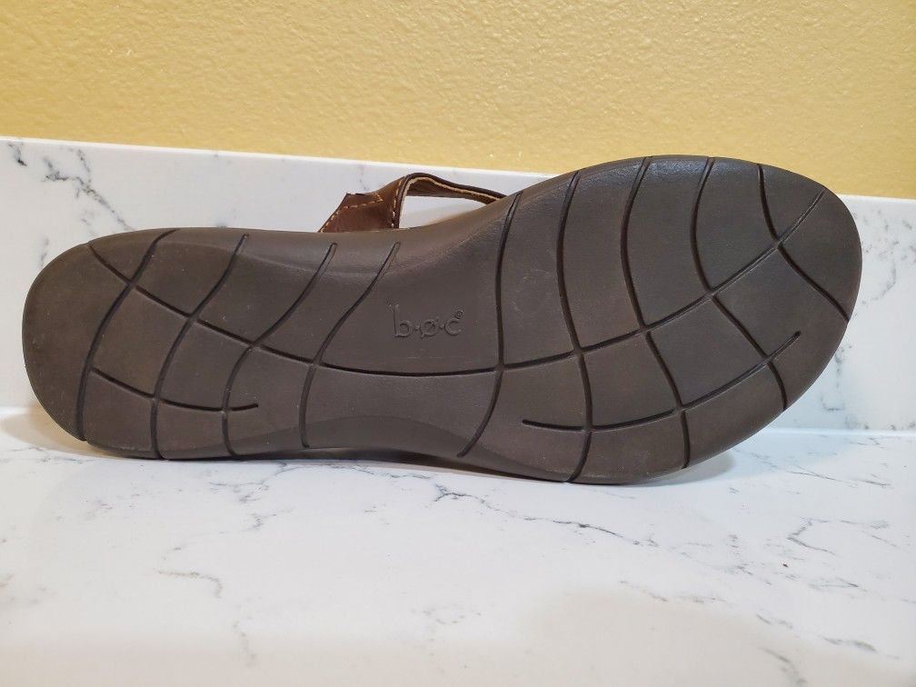 B.O.C. Born Women s toe ring Sandals Laurina Slip On Shoes brown