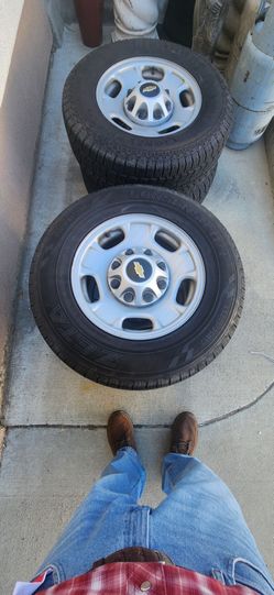 Chevrolet Wheels/Tires Take Offs 245 75 17