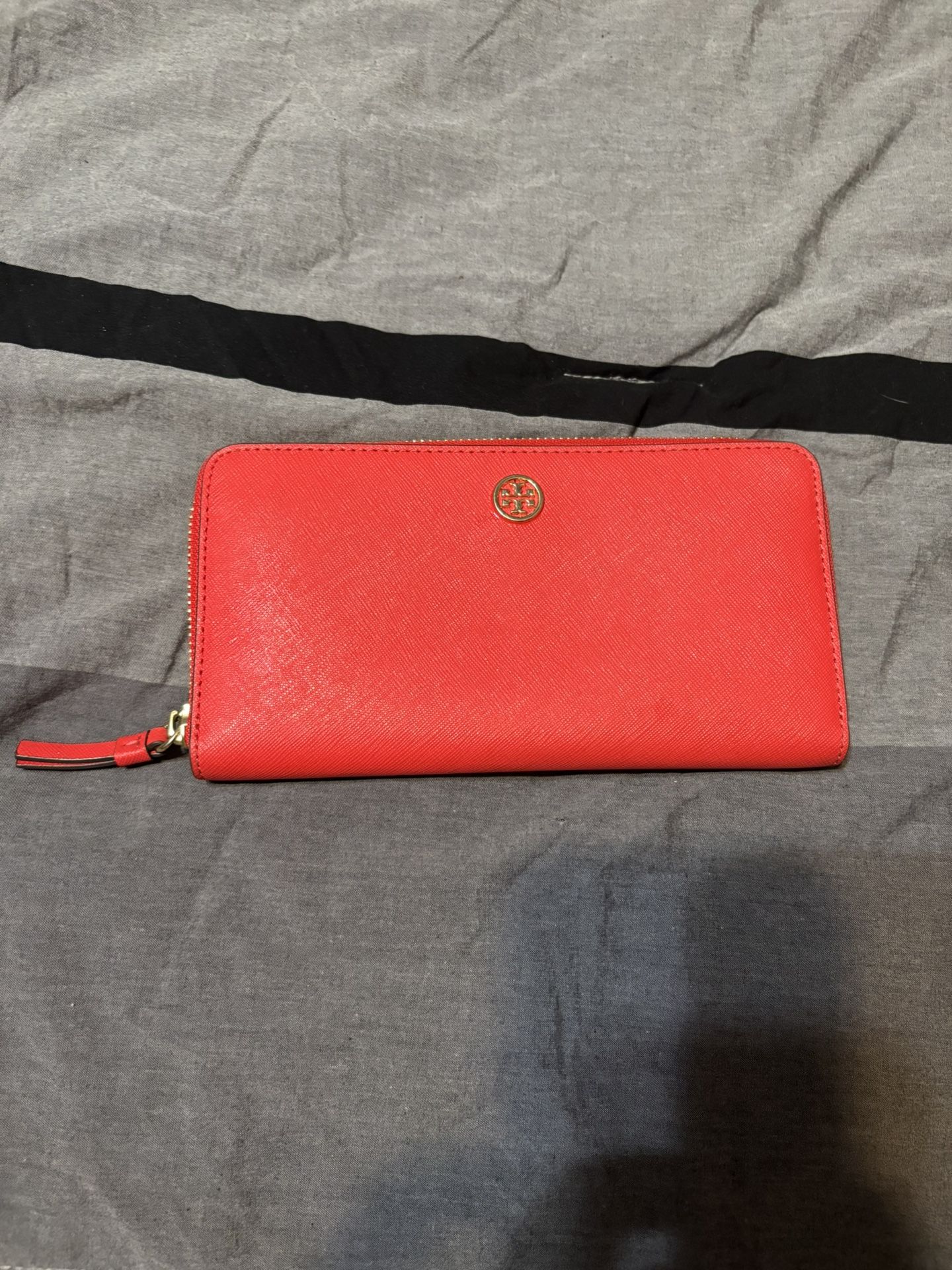 Like New Tory Burch Wallet