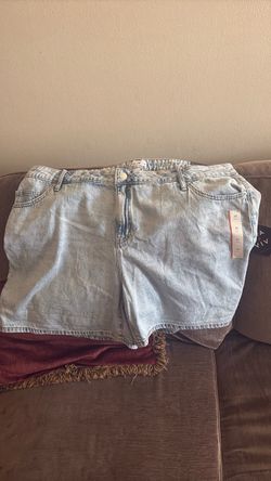 Ava & Viv Light Wash Denim Shorts Size 20