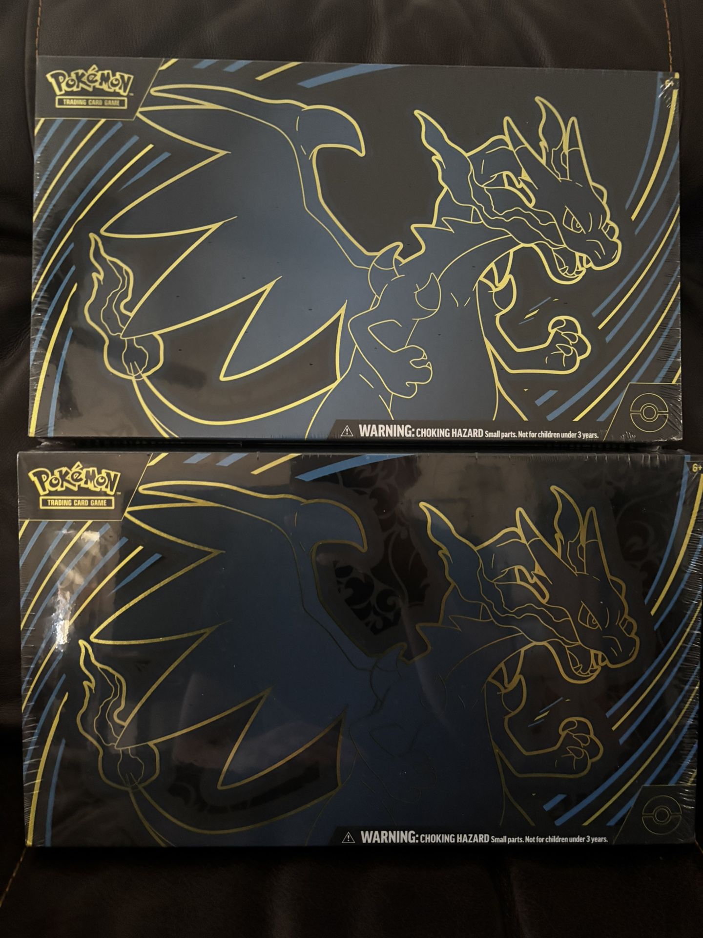 Pokémon Mega Charizard X Ultra-Premium Collection