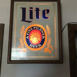 Vintage 1982 Miller Light  Lighted Up Beer Sign