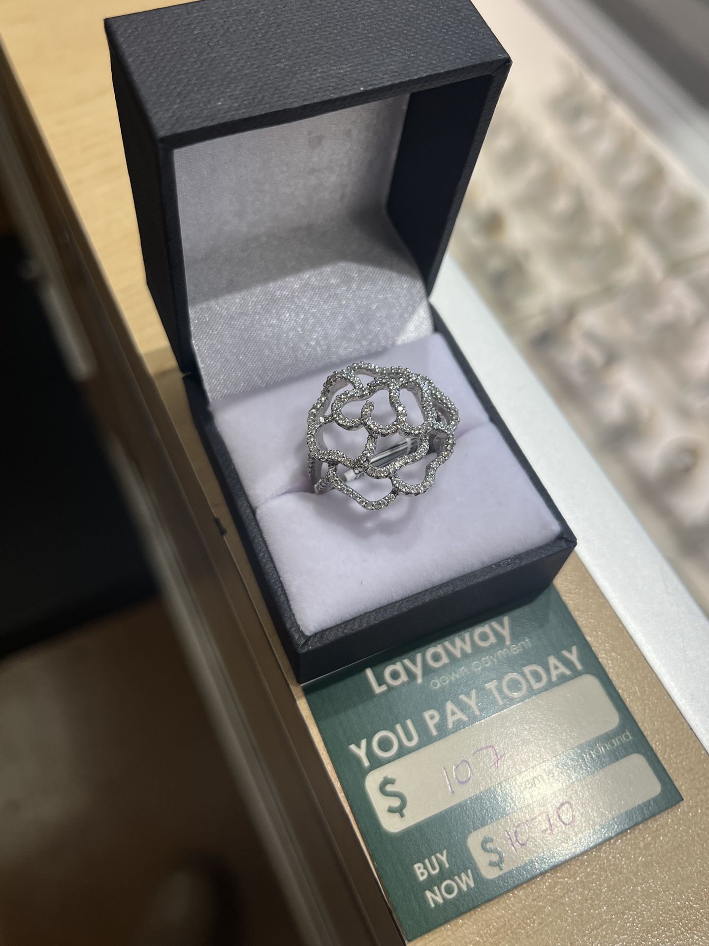 White Gold Flower Ring 