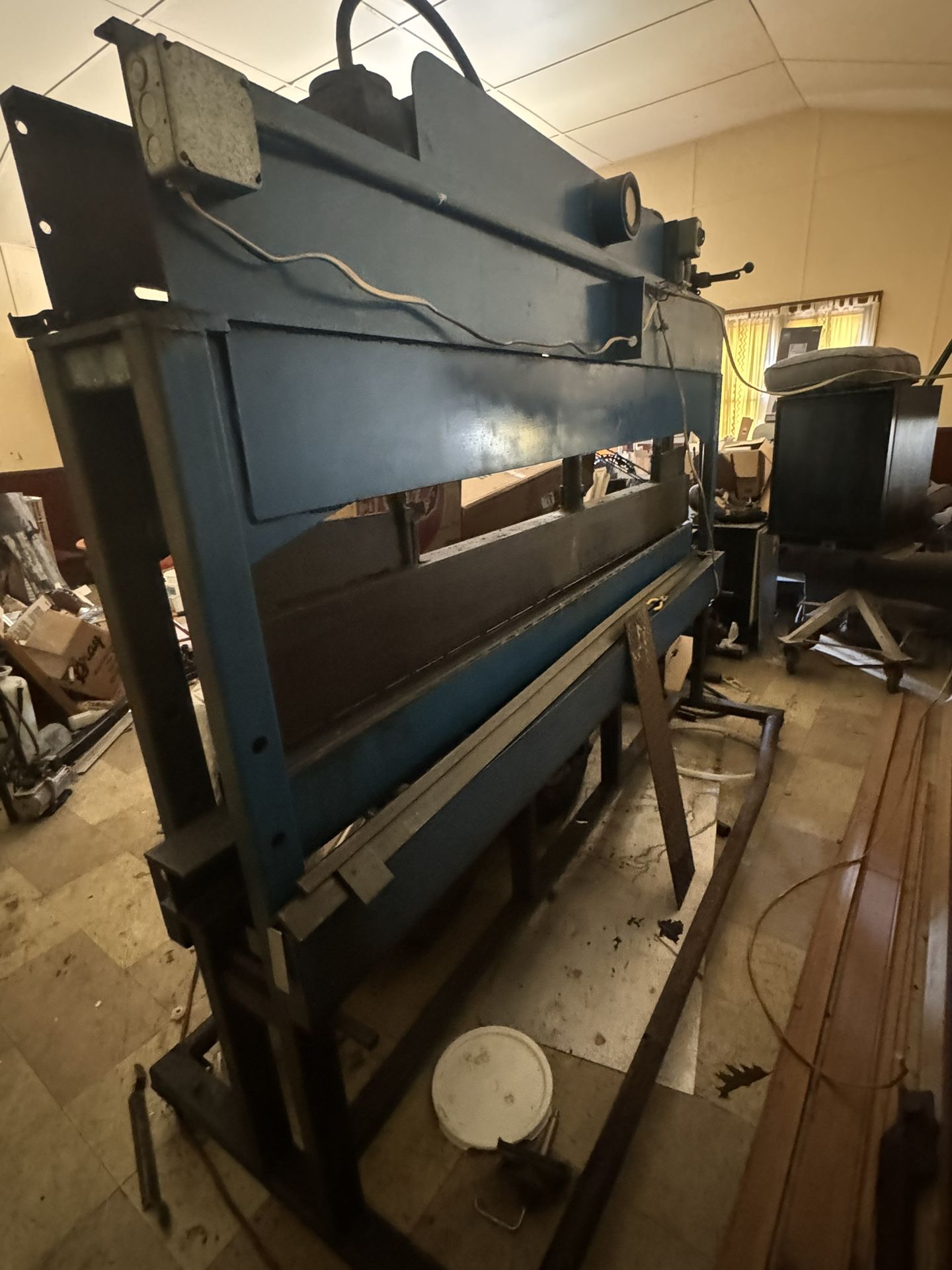 Break Press- 30 Ton +