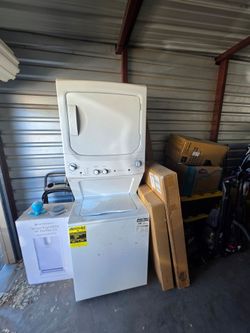 GE - 3.8 Cu. Ft. Top Load Washer and 5.9 Cu. Ft. Gas Dryer Laundry Center - White
