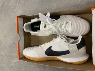 Nike Street Gato