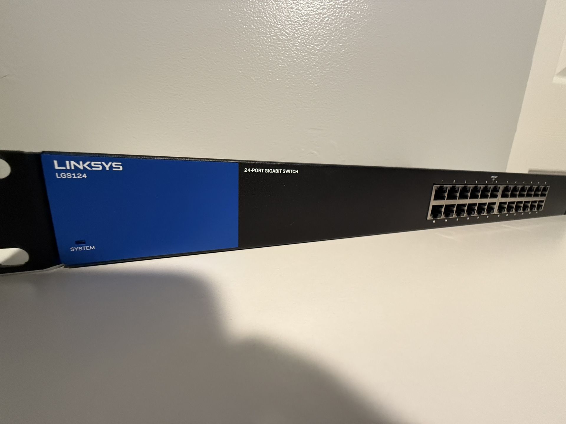 Linksys LGS124 24 Port Gigabit Unmanaged Network Switch