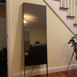 MIRROR - Your Own Smarthome Gym