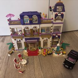 Grand hotel Lego Set 