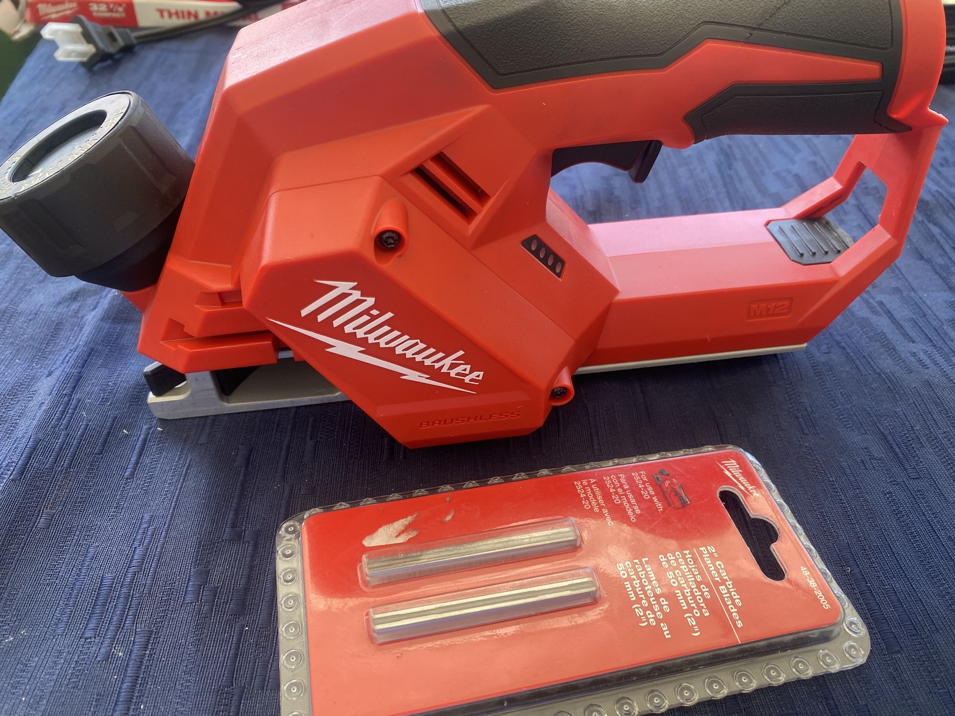 Milwaukee 2524-20 M12 12 Volt Cordless Brushless 2" Planer Cordless