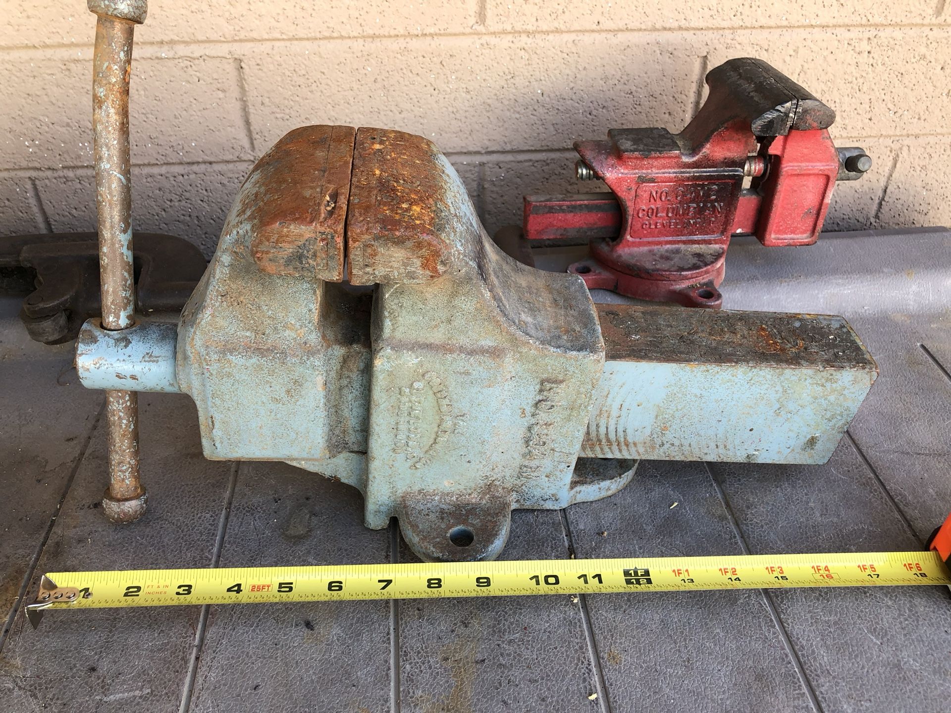 Big Columbian 4” Bench Vise