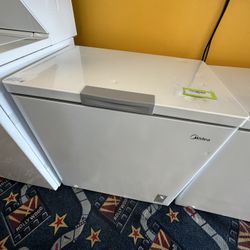 midea chest freezer 