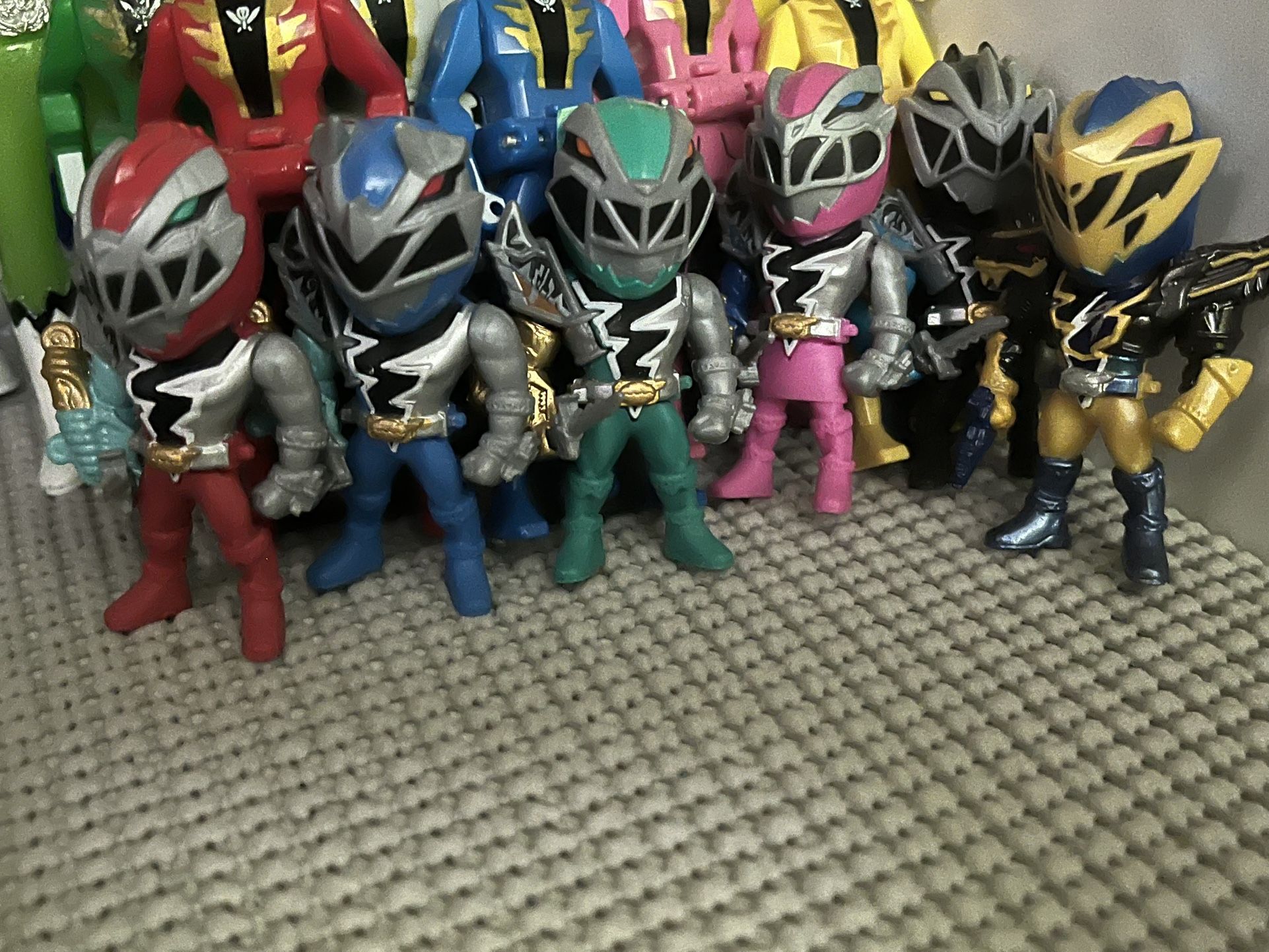 Dino furry Ryuslayer Sentai Action Figures