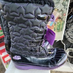 Snow boots Size 13c