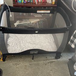 Pack And Play Pen 2 Bags Of Toys /clothes/diapers / Formula 