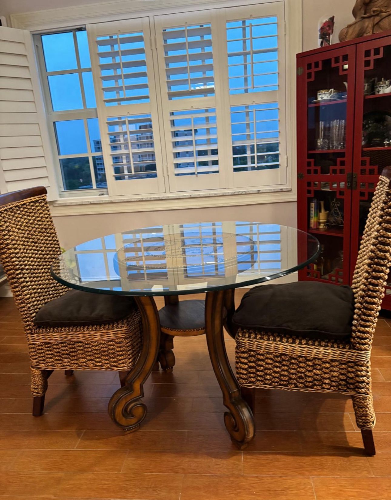 dining room table 2 chairs