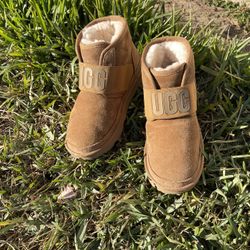 UGG Neumel Slip On chestnut Size 2 Kids