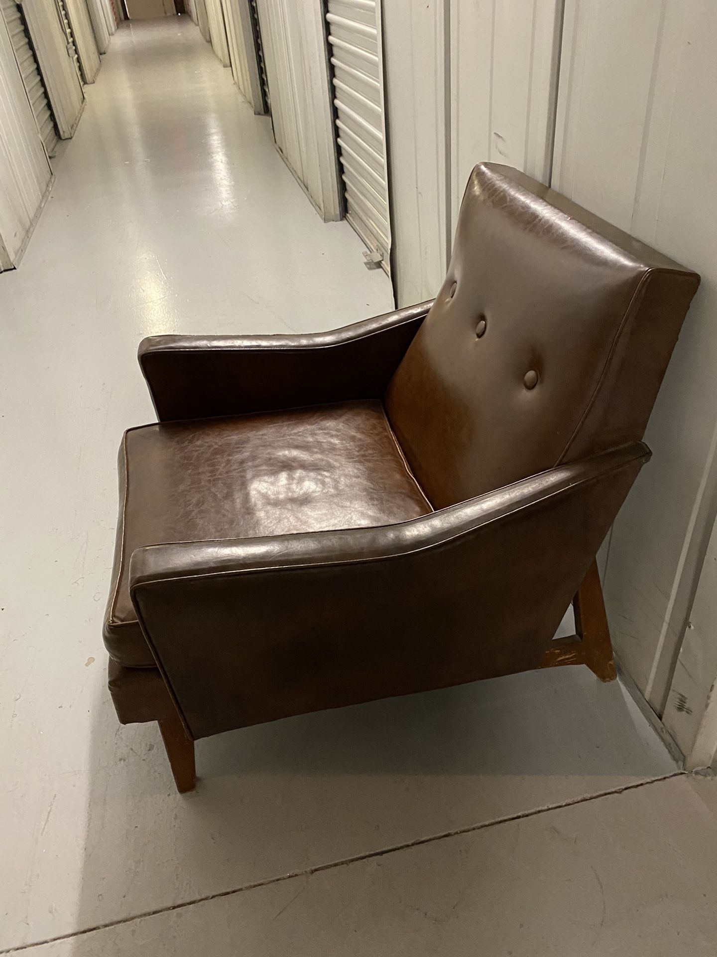 NEW LOW PRICE** Mid Century Modern Chair $125**