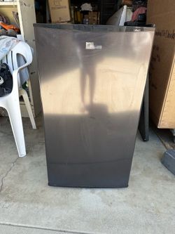 Mini fridge