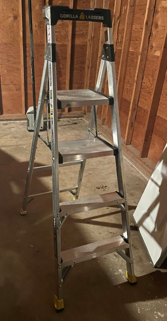 Gorilla Ladder Pro 5.5 FT GREAT DEAL!!!! 