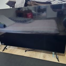 Samsung 4k LED TV (43 Inch) Like New With Remote Amd Stand ($300)