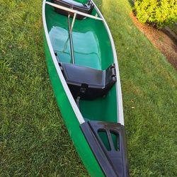 Coleman 15 comes with paddles kayak/ canoe