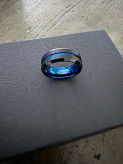 New mens Tungsten Carbide ring size 8