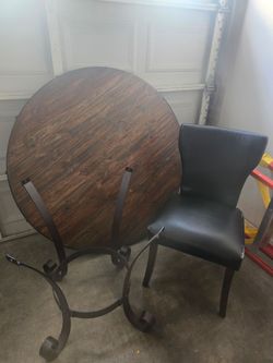Table & Chairs