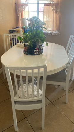 4 chair dining table