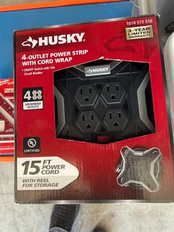 Husky 15 Ft. 4-Outlet Power Strip with Cord Reel Husky Extensión de 15 Pies con 4 Enchufes y Carrete