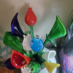 Glass Vase With Glass Flowers 