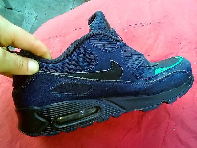 Brand New Nike Air Max/ Secret Pocket