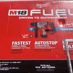 M18 Fuel 1-1/8” Plus Rotary Hammers/one Key 