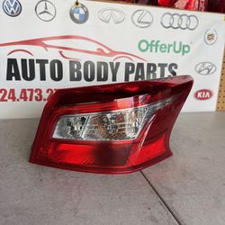 2016 2017 2018 2019 Nissan Sentra tail light tail lamp taillight right pasenger side RH OEM USED ORIGINAL