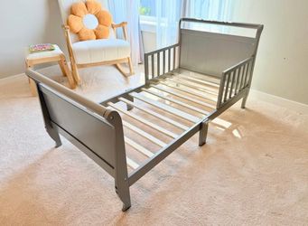 Delta Children Toddler Bed – Like New