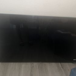 55” Hisense TV – Works Great