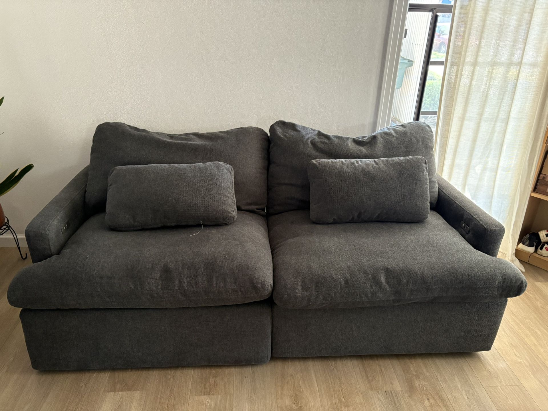 Living spaces recliner Love Seat