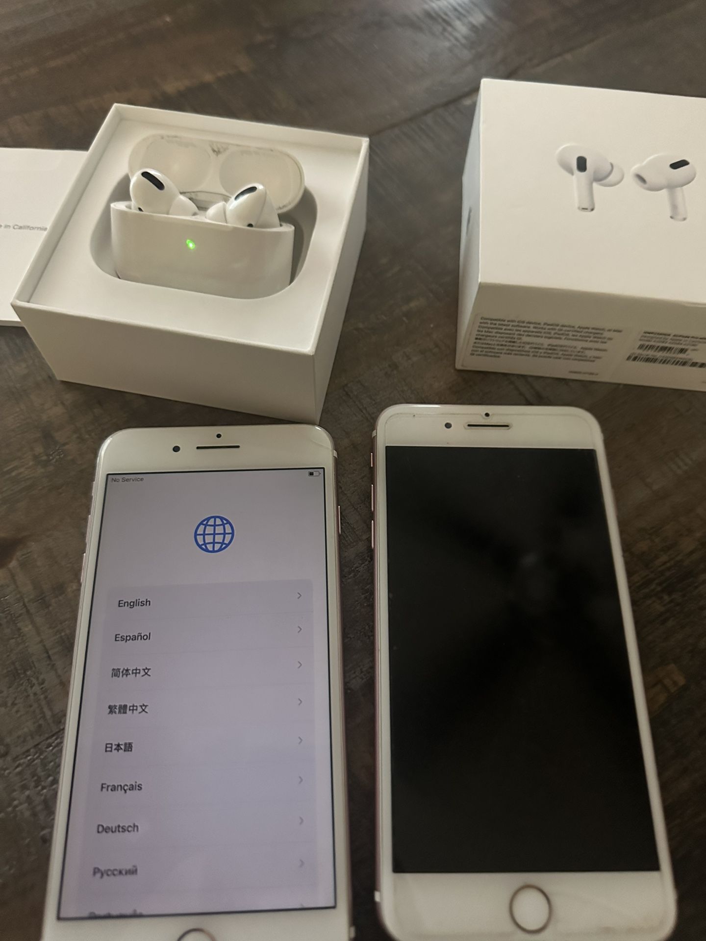 Apple iPhone 7plus And AirPods