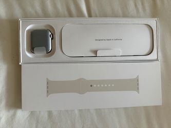 Apple Watch SE 3 GPS + Cellular 40 mm Starlight