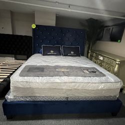 King Size Bed Frame 🎈🎈🎈