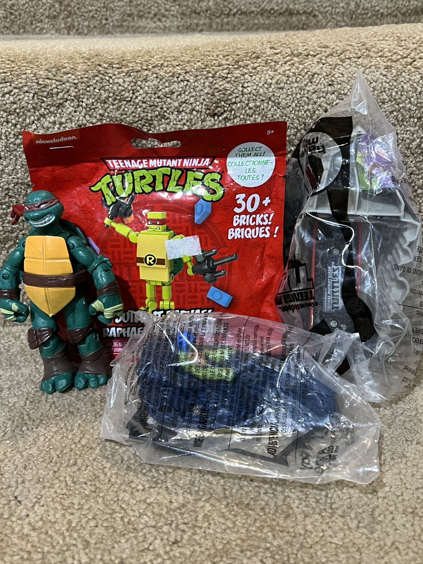 TMNT lot of 4 Raphael 2012 Poseable figure McDonalds car & skateboard Bricks