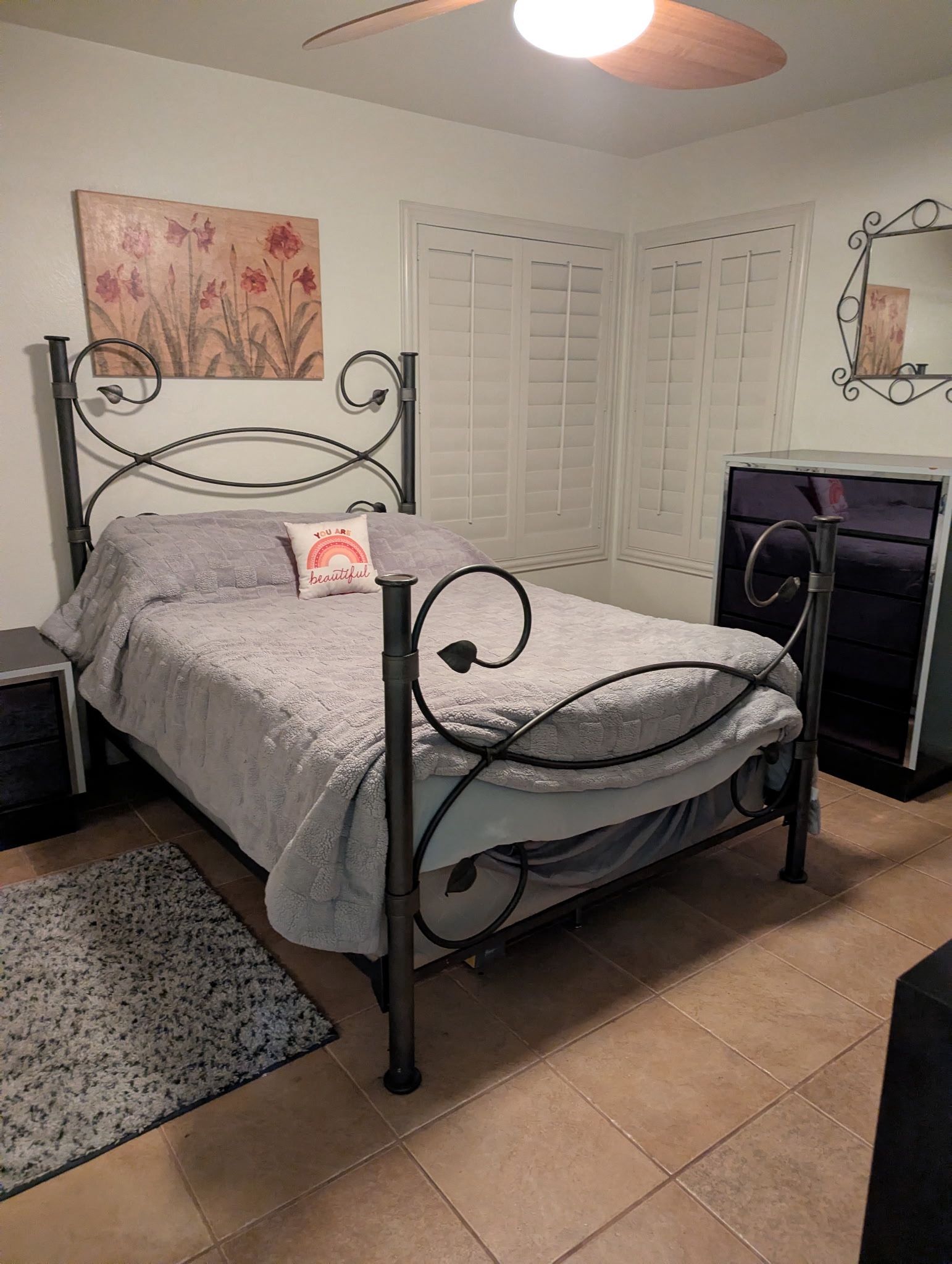 6 Piece Bedroom Set !! -Check Description-