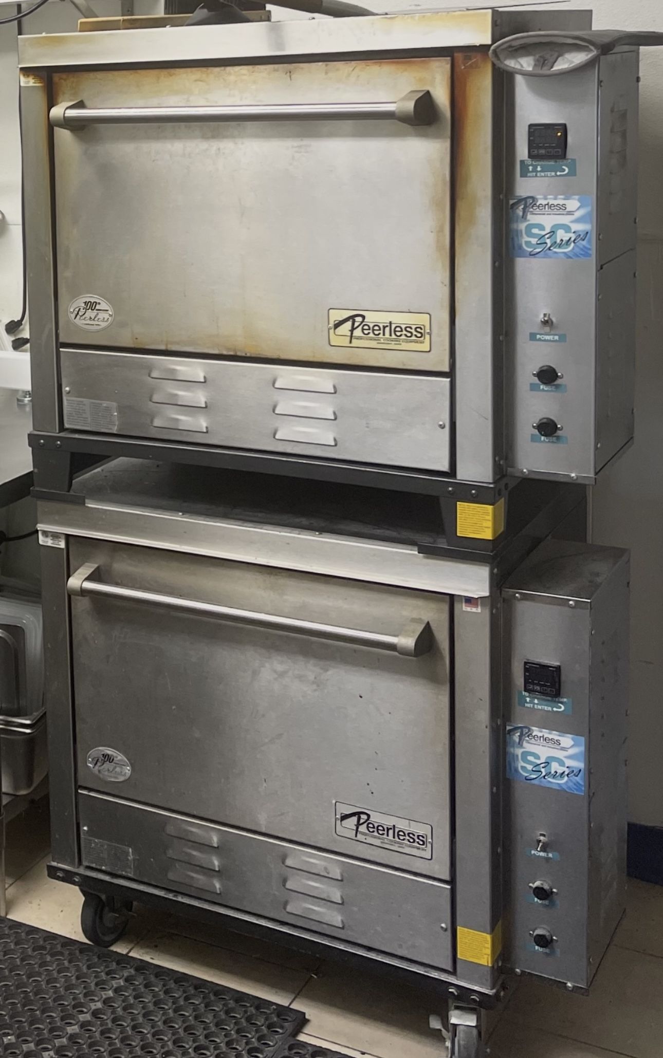 Peerless CE231PESC - Two Solid Door Six Shelf Stainless Steel Counter Model Electric Pizza Ovens